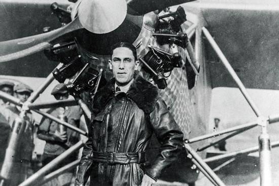 CPA Emilio Carranza Rodríguez, un auténtico as de la aviación mexicana, que perdió la vida al iniciar el retorno a México desde Nueva York, a la edad de ¡22 años!